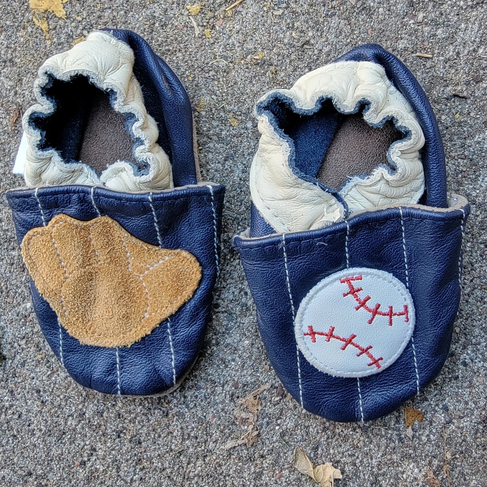 Robeez 0-6mo leather booties